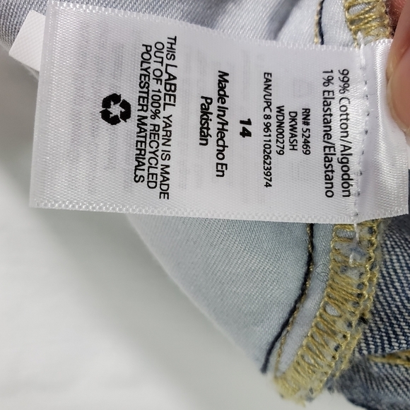 Free Assembly Hie Rise cut off jean shorts Size 14 - Picture 5 of 6